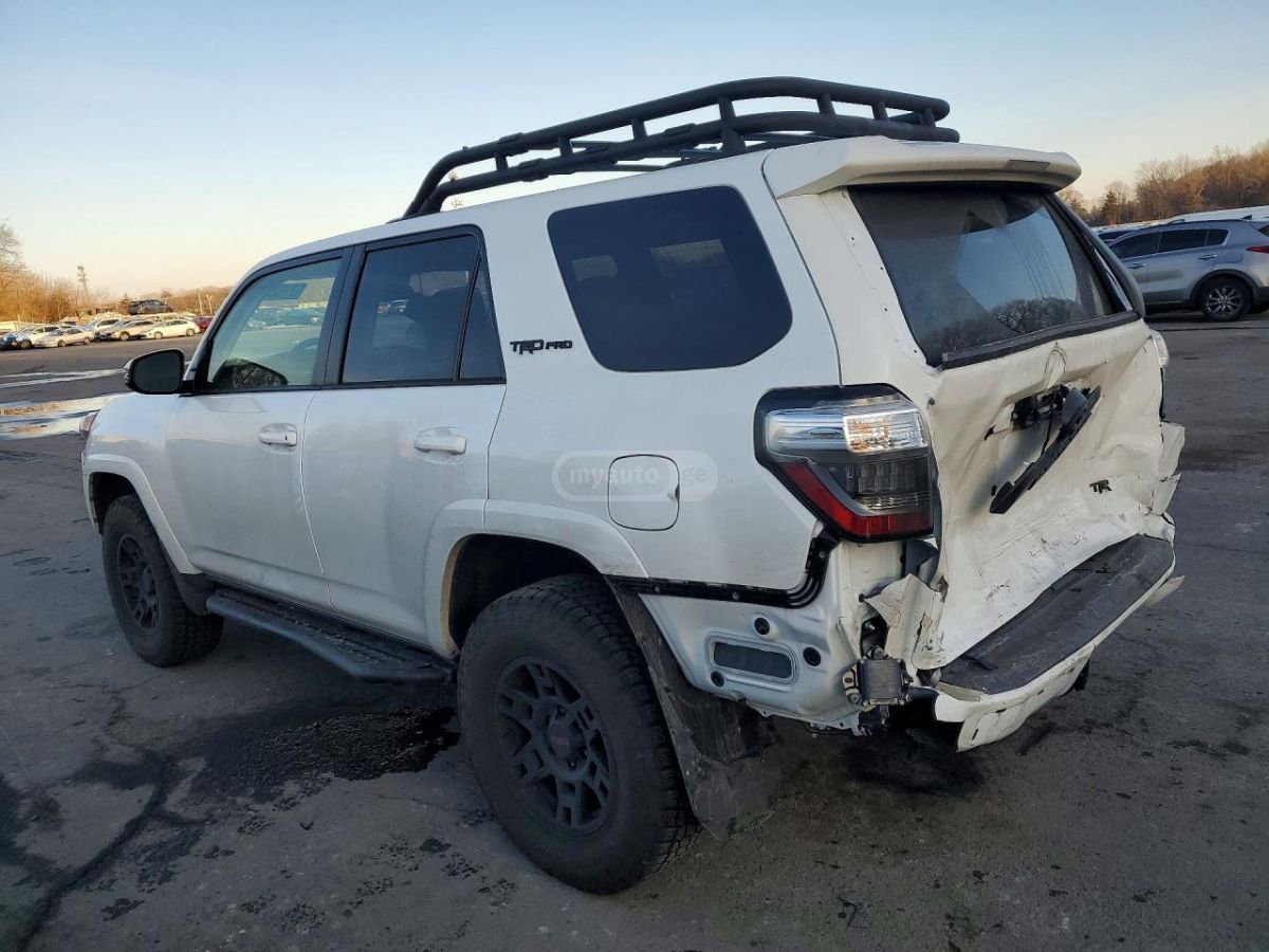 Toyota 4 Runner - фото 2