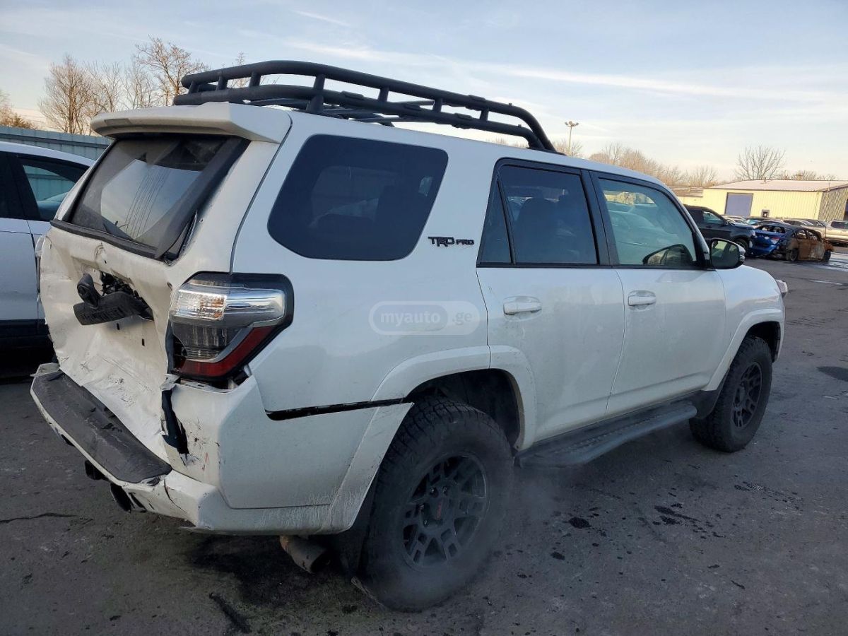 Toyota 4 Runner - фото 3