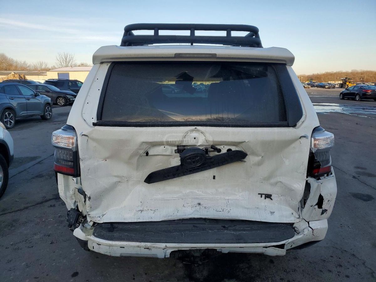 Toyota 4 Runner - фото 6