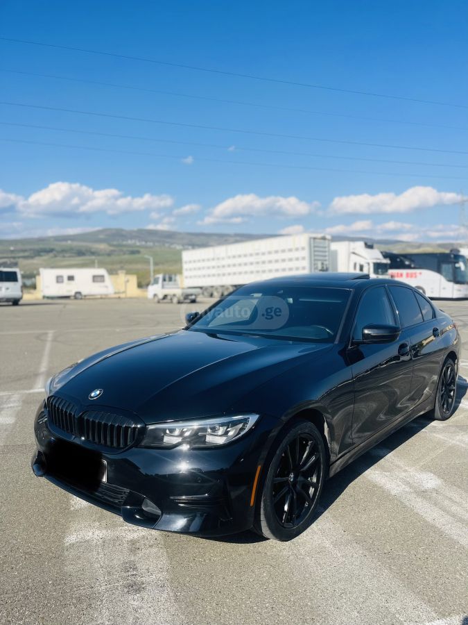 BMW 330 - фото 1