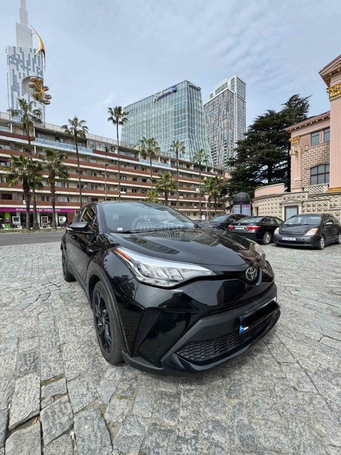 Toyota CHR - фото 1