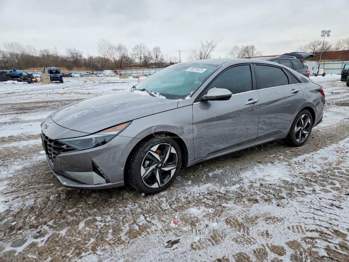 Hyundai Elantra - фото 1