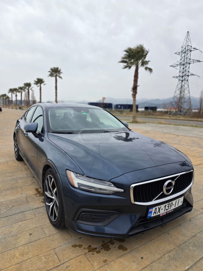 Volvo S 60 - фото 1