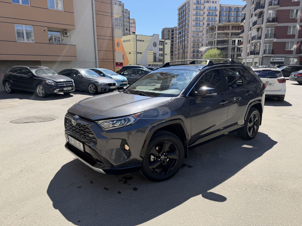 Toyota Rav 4 - фото 1