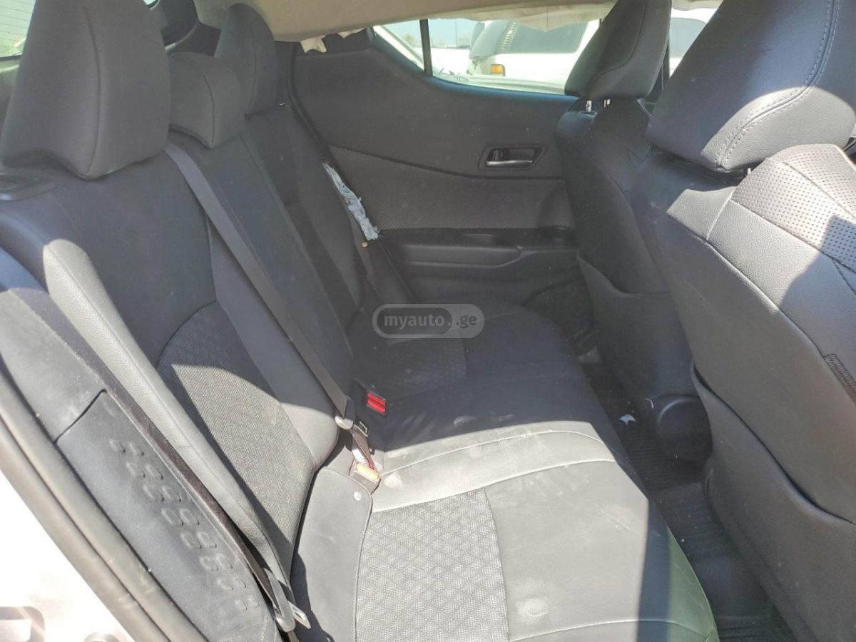 Toyota CHR - фото 9