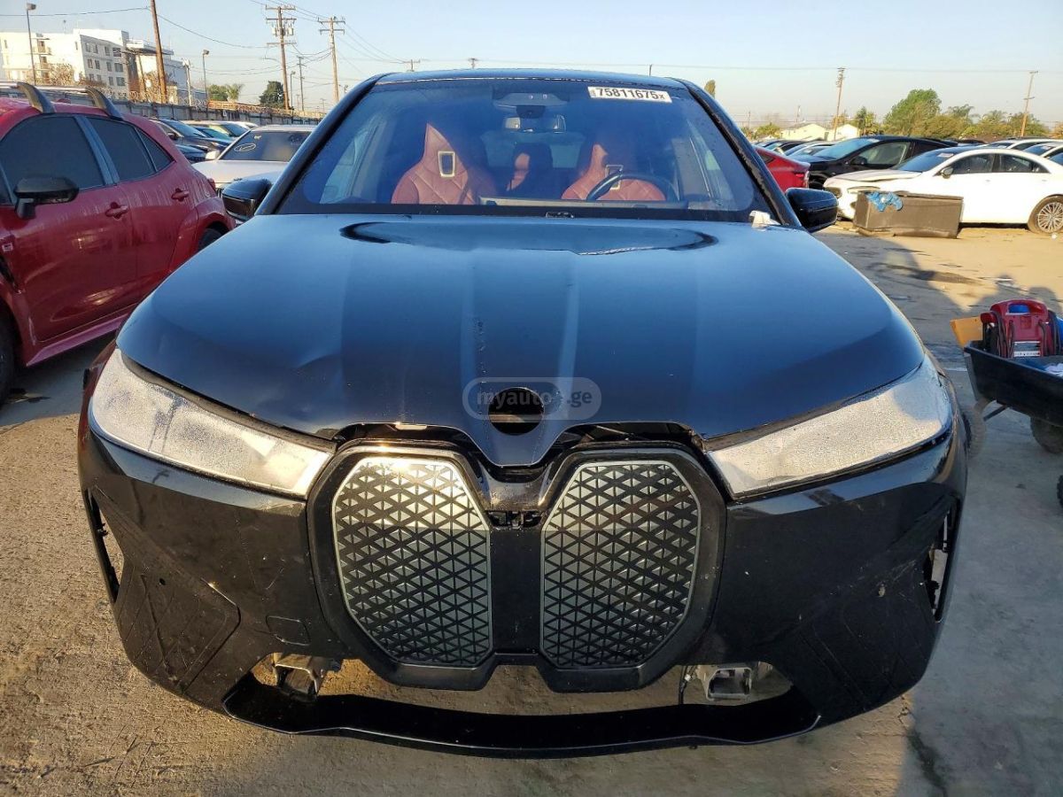 BMW IX - фото 4