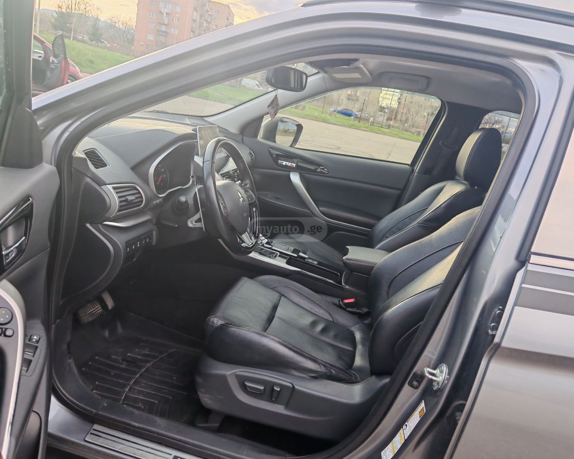 Mitsubishi Eclipse Cross - фото 11