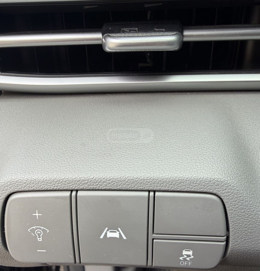 Hyundai Elantra - фото 12