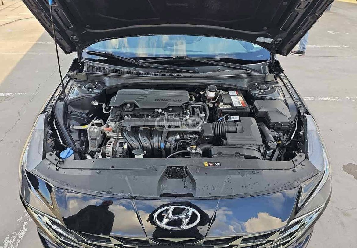 Hyundai Elantra - фото 8