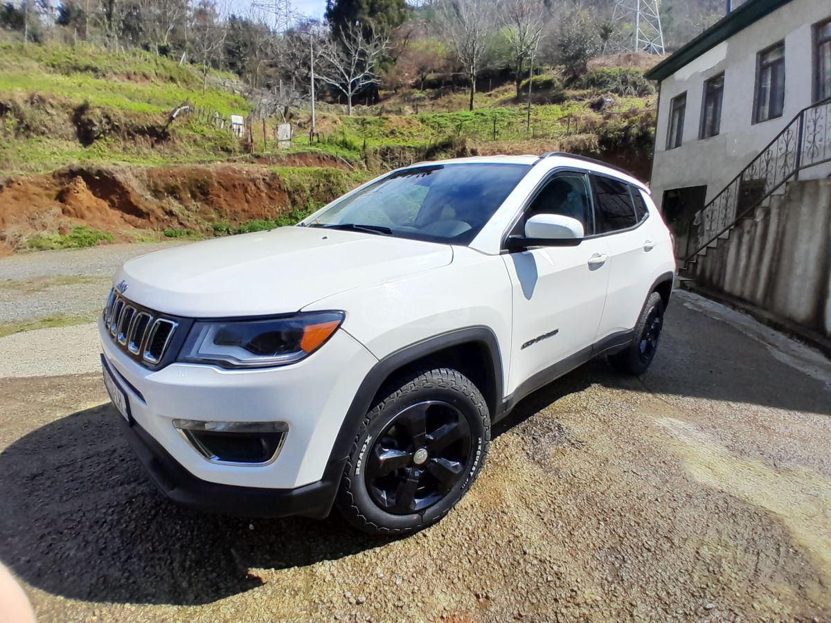 Jeep Compass - фото 1