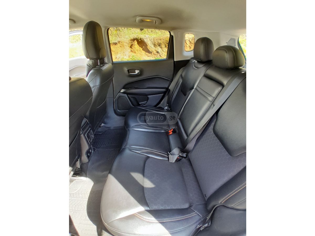 Jeep Compass - фото 11