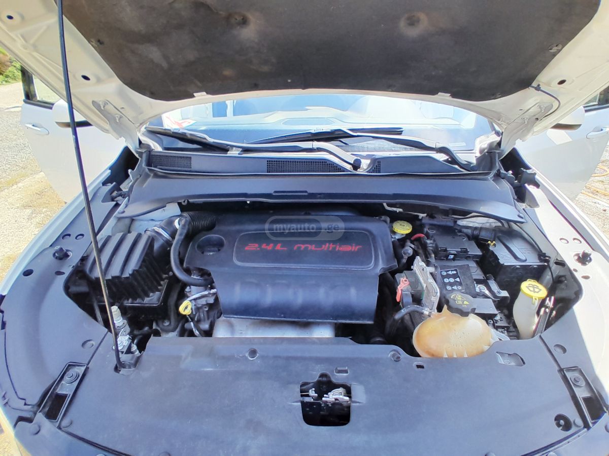 Jeep Compass - фото 13