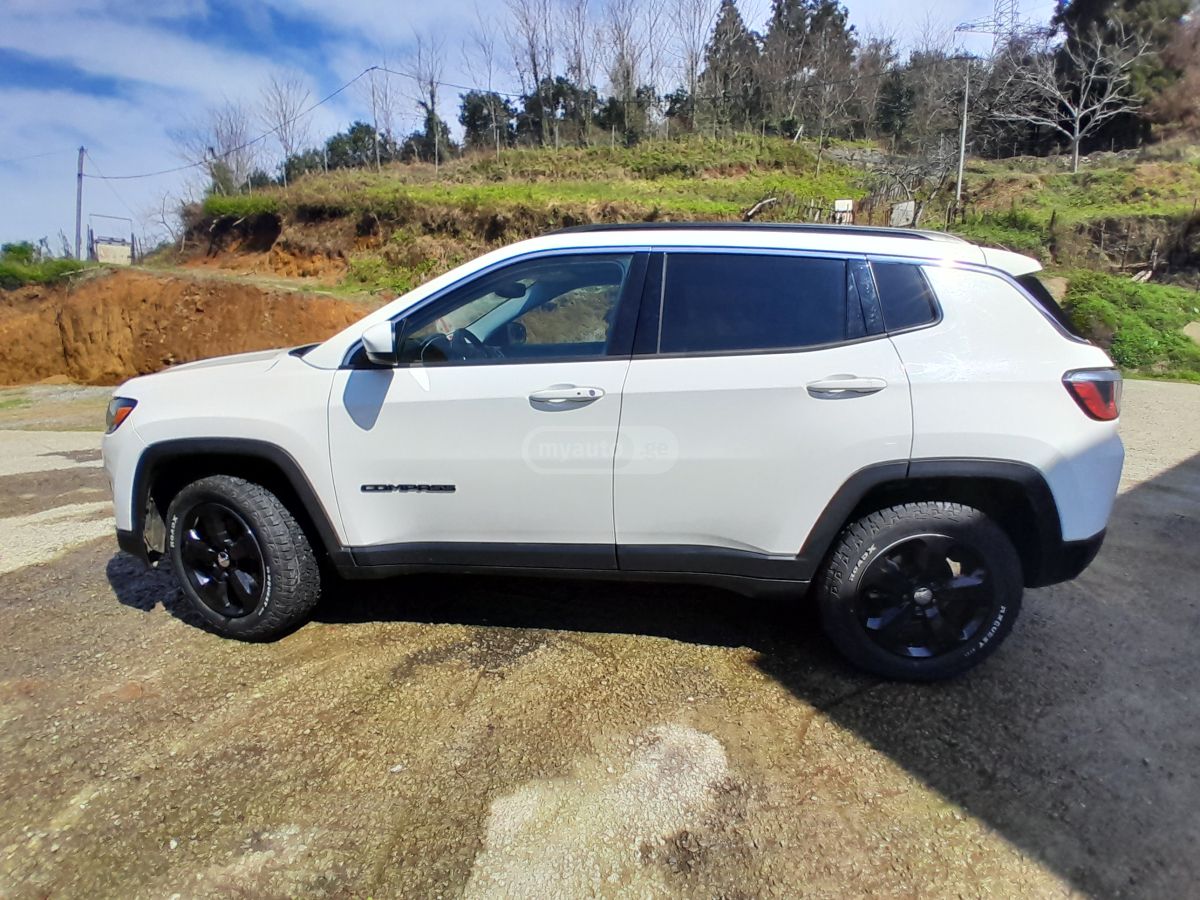 Jeep Compass - фото 2