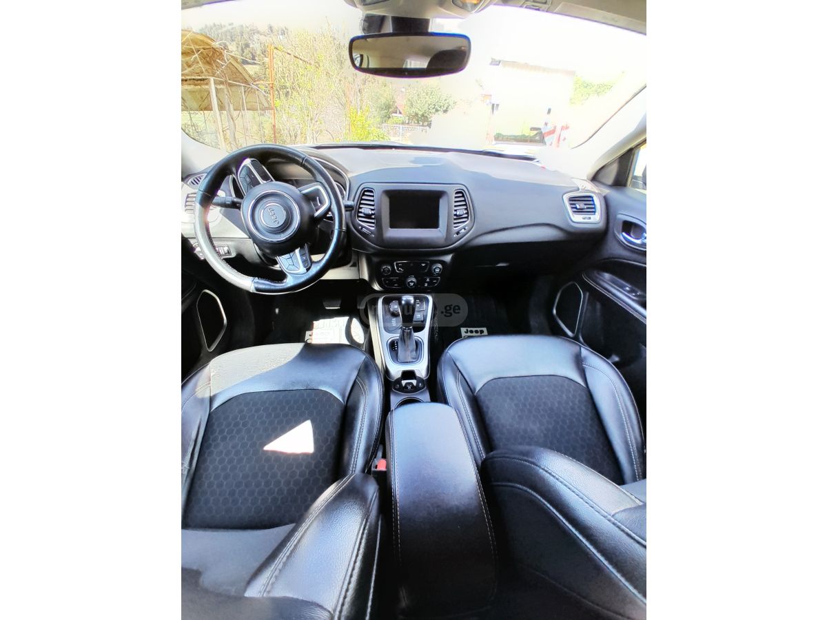 Jeep Compass - фото 8