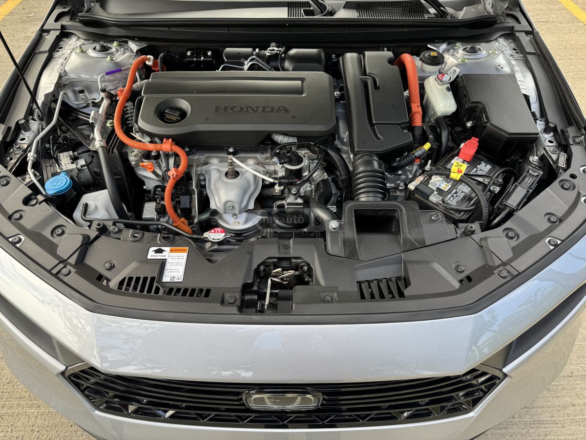 Honda Sport w/o BSI 4dr Sedan CVT — миниатюра 11