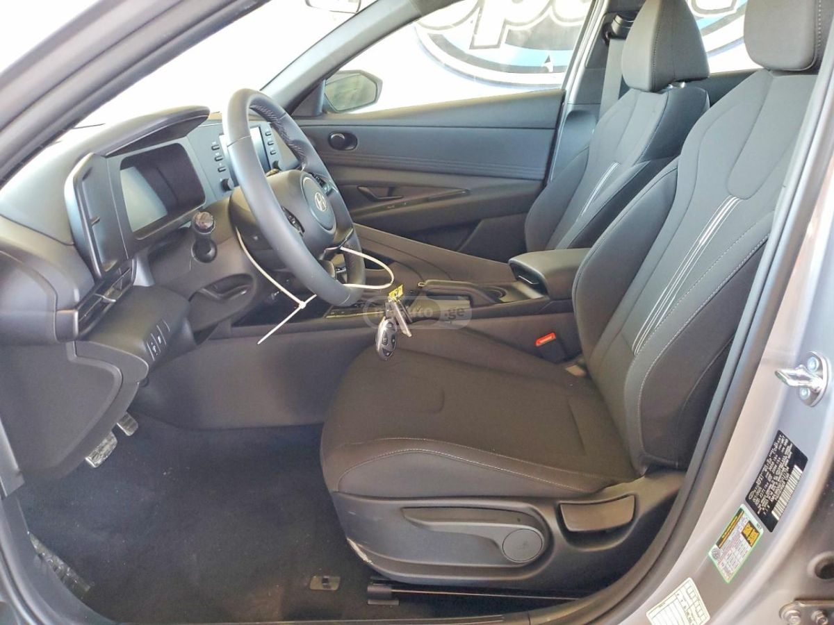 Hyundai Elantra - фото 7