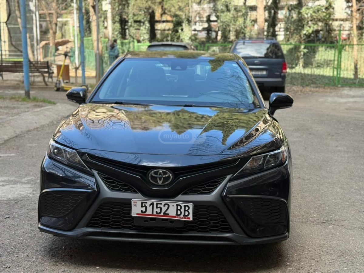 Toyota Camry - фото 3