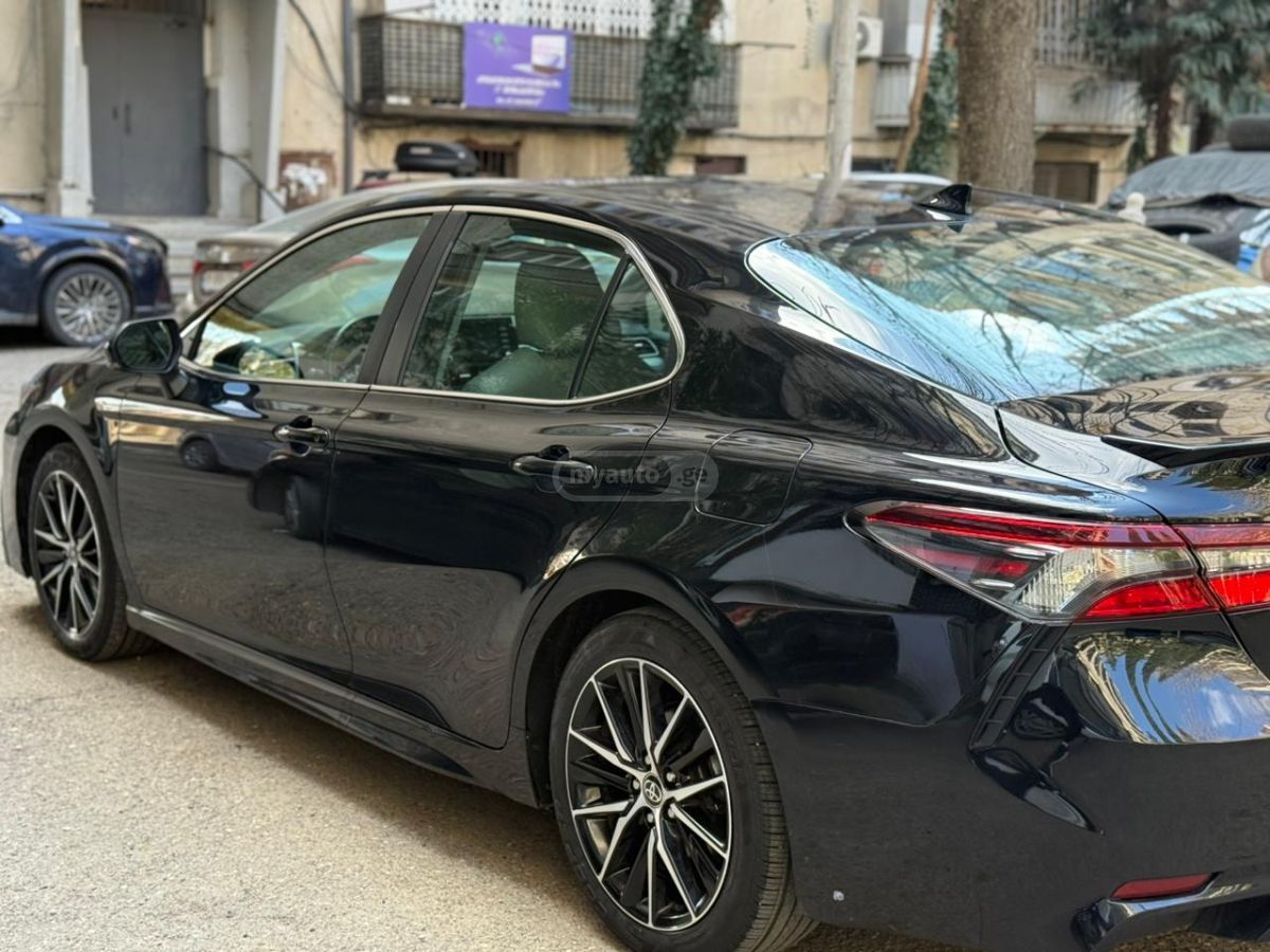 Toyota Camry - фото 4