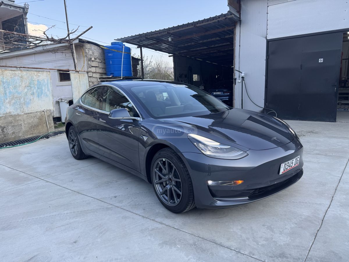 Tesla Model 3 - фото 3
