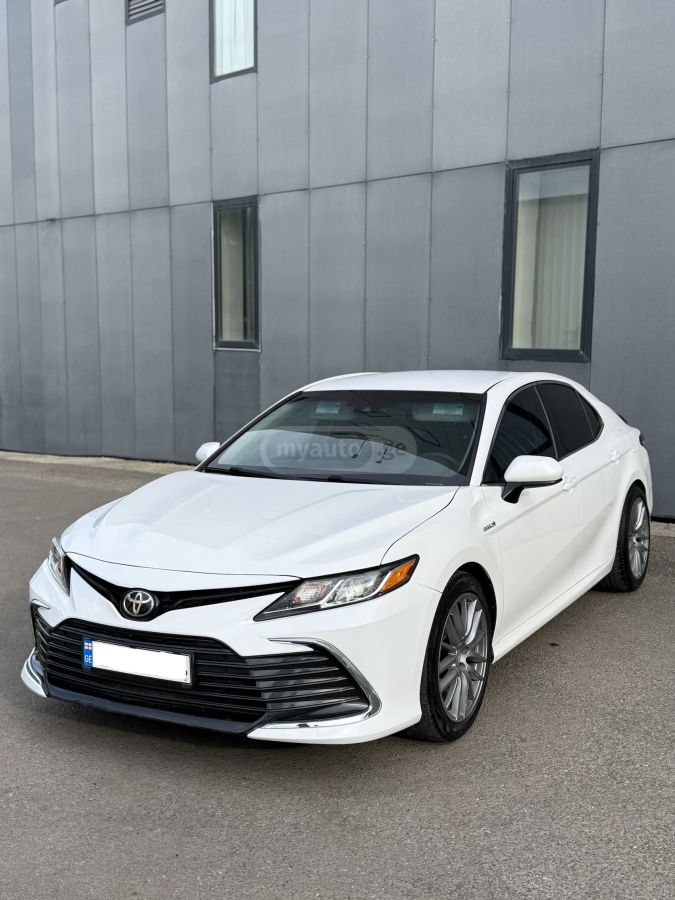 Toyota Camry - фото 3