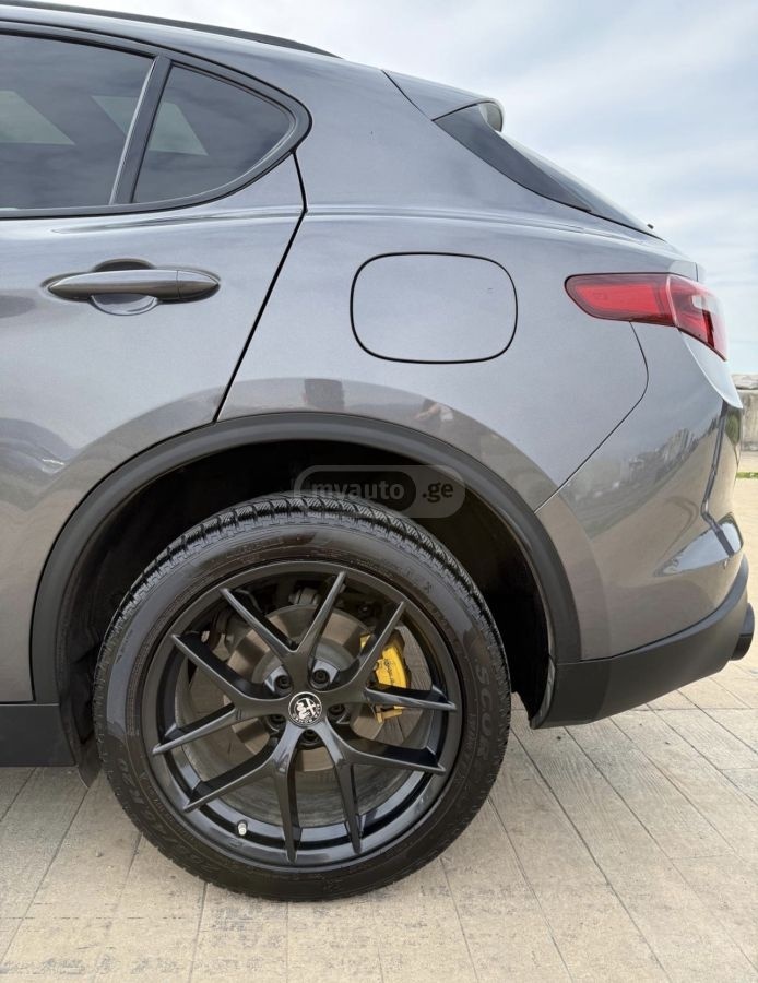Alfa Romeo Stelvio - фото 14