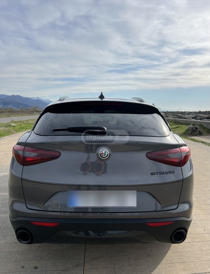 Alfa Romeo Stelvio - фото 8