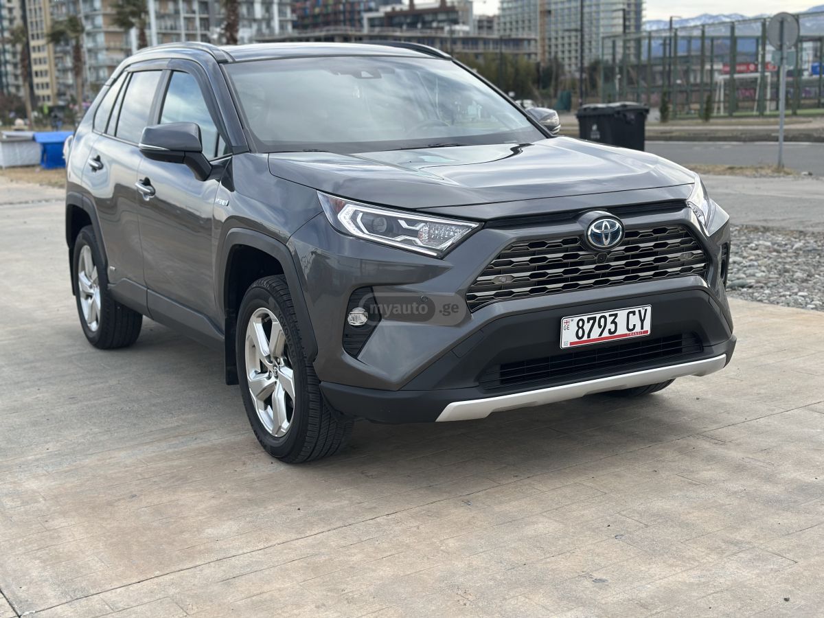 Toyota RAV 4 - фото 1