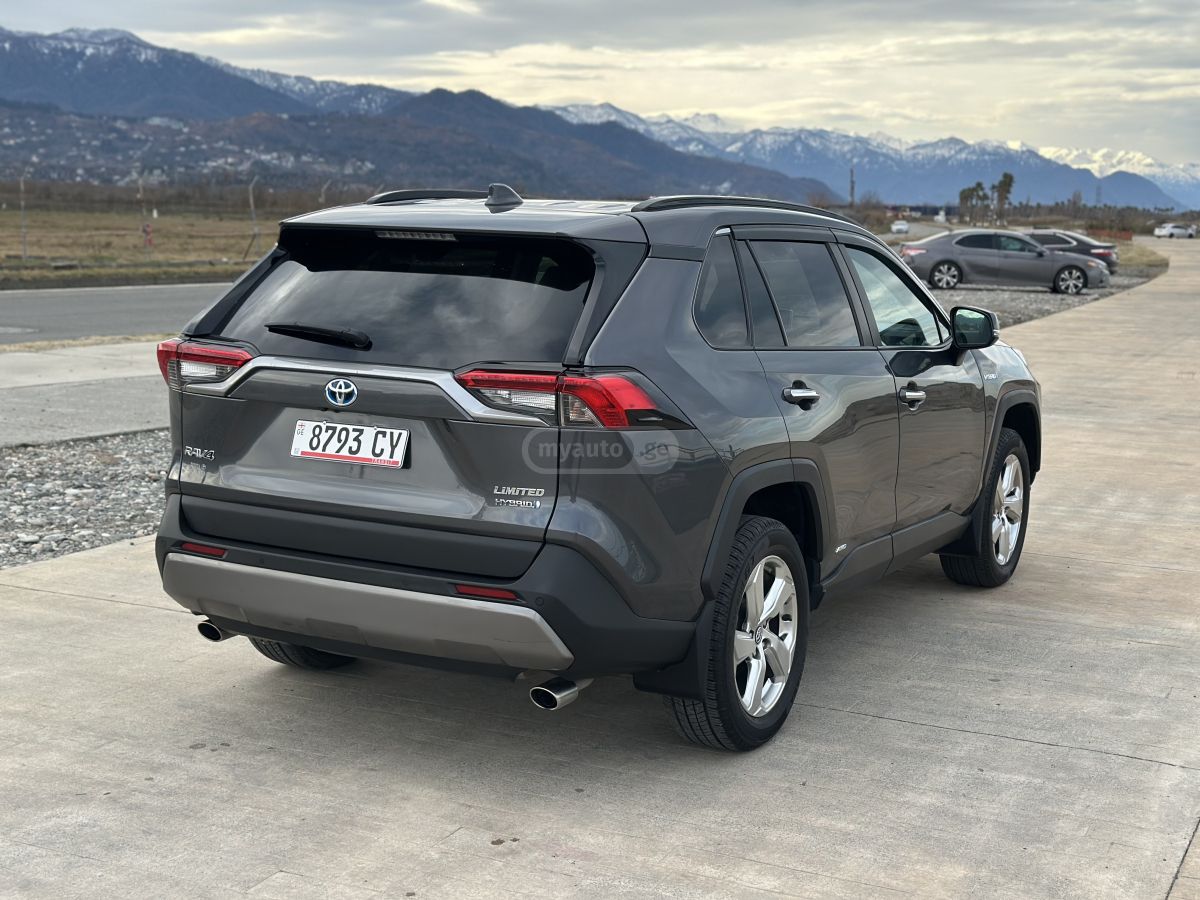 Toyota RAV 4 - фото 3