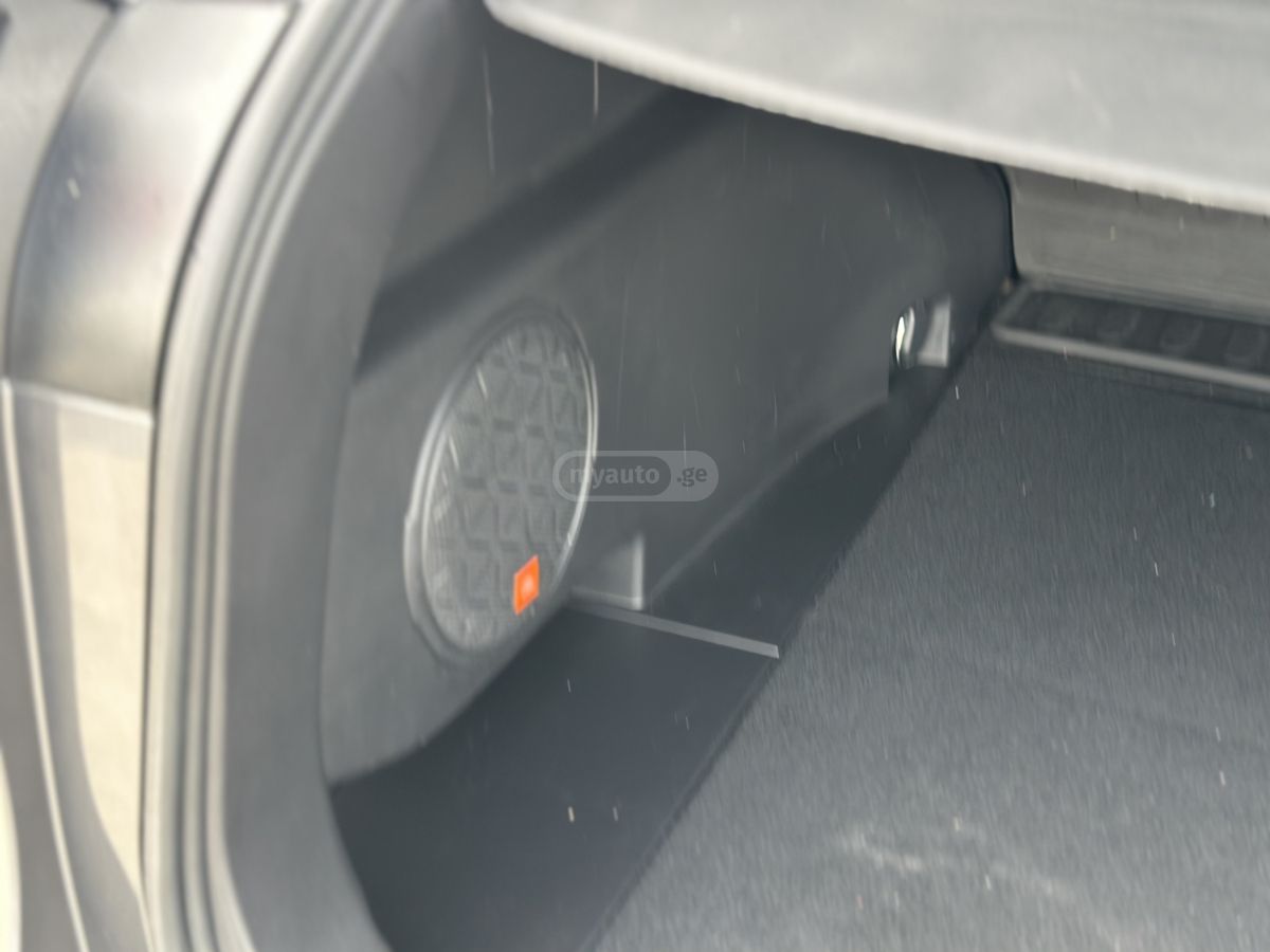 Toyota RAV 4 - фото 7