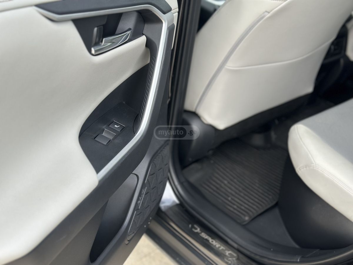 Toyota RAV 4 - фото 8