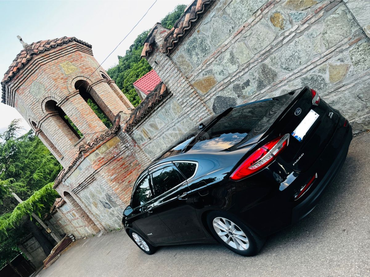 Ford Fusion - фото 4