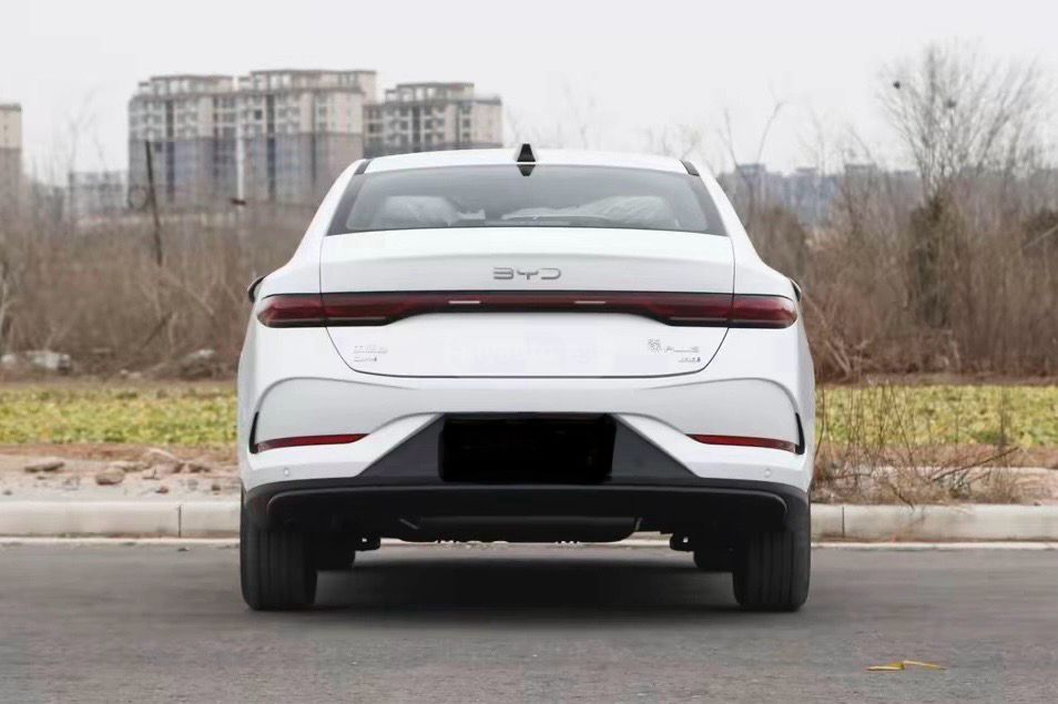 BYD Qin Plus - фото 5