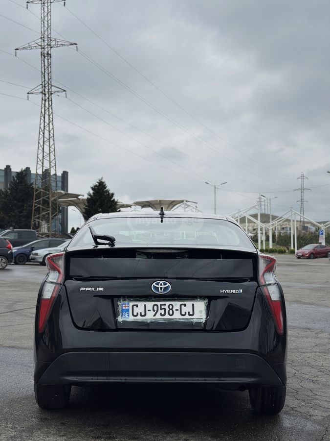 Toyota Prius - фото 2