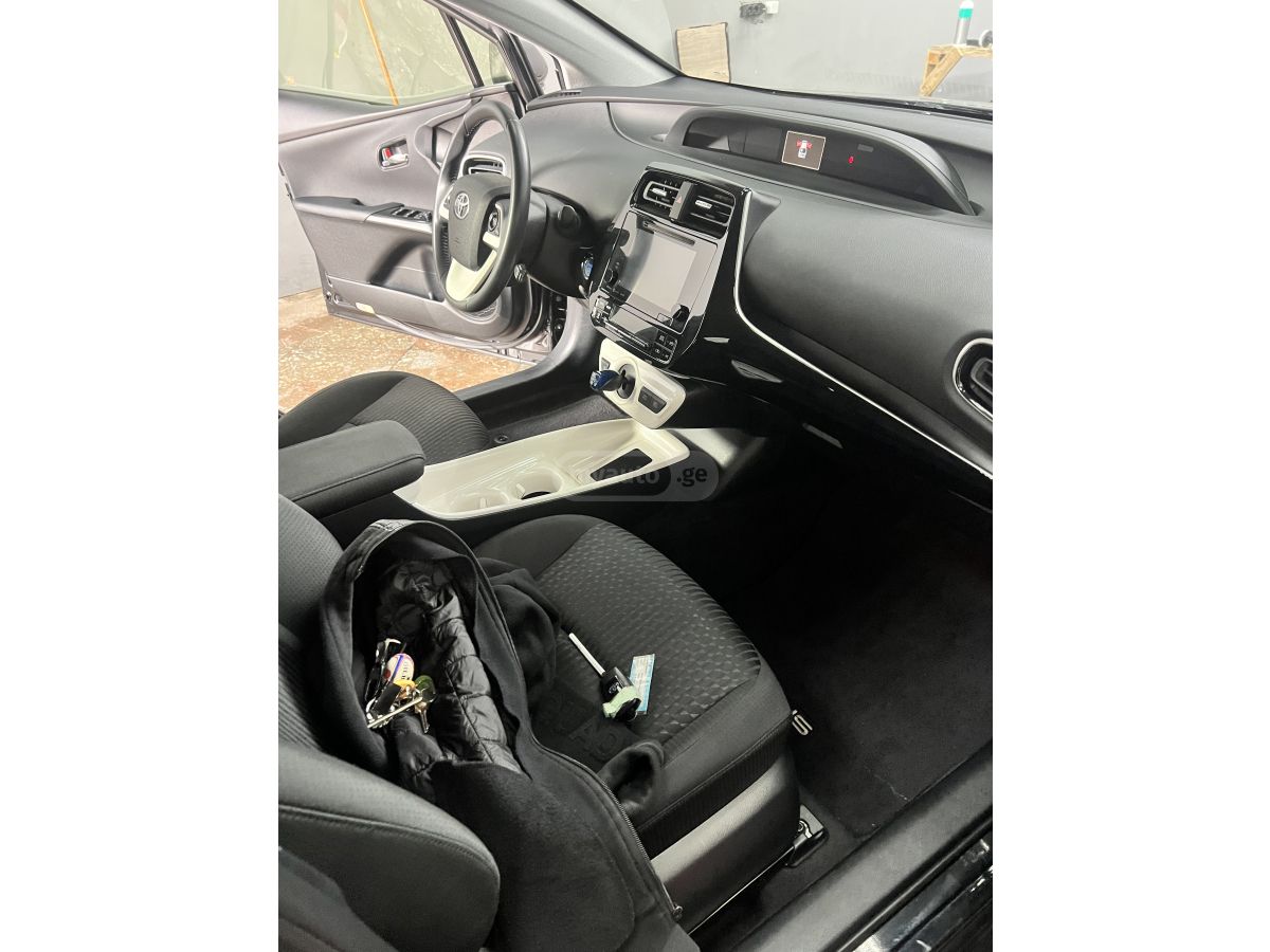 Toyota Prius - фото 9