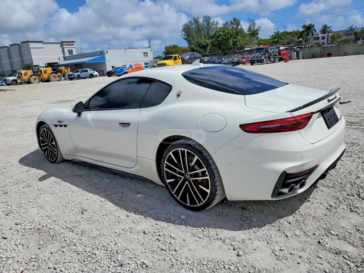 Maserati Gran Turismo 2024 — миниатюра 2