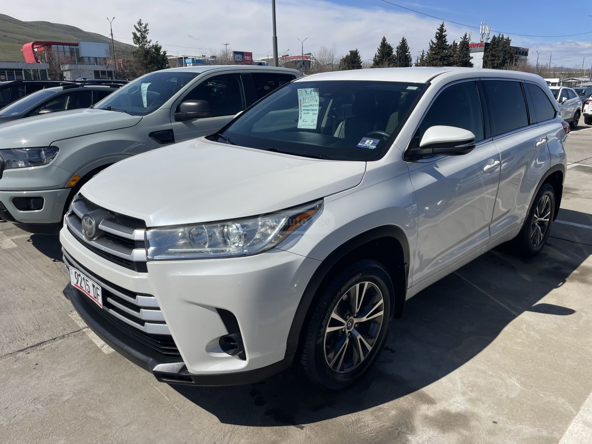 Toyota Highlander - фото 2