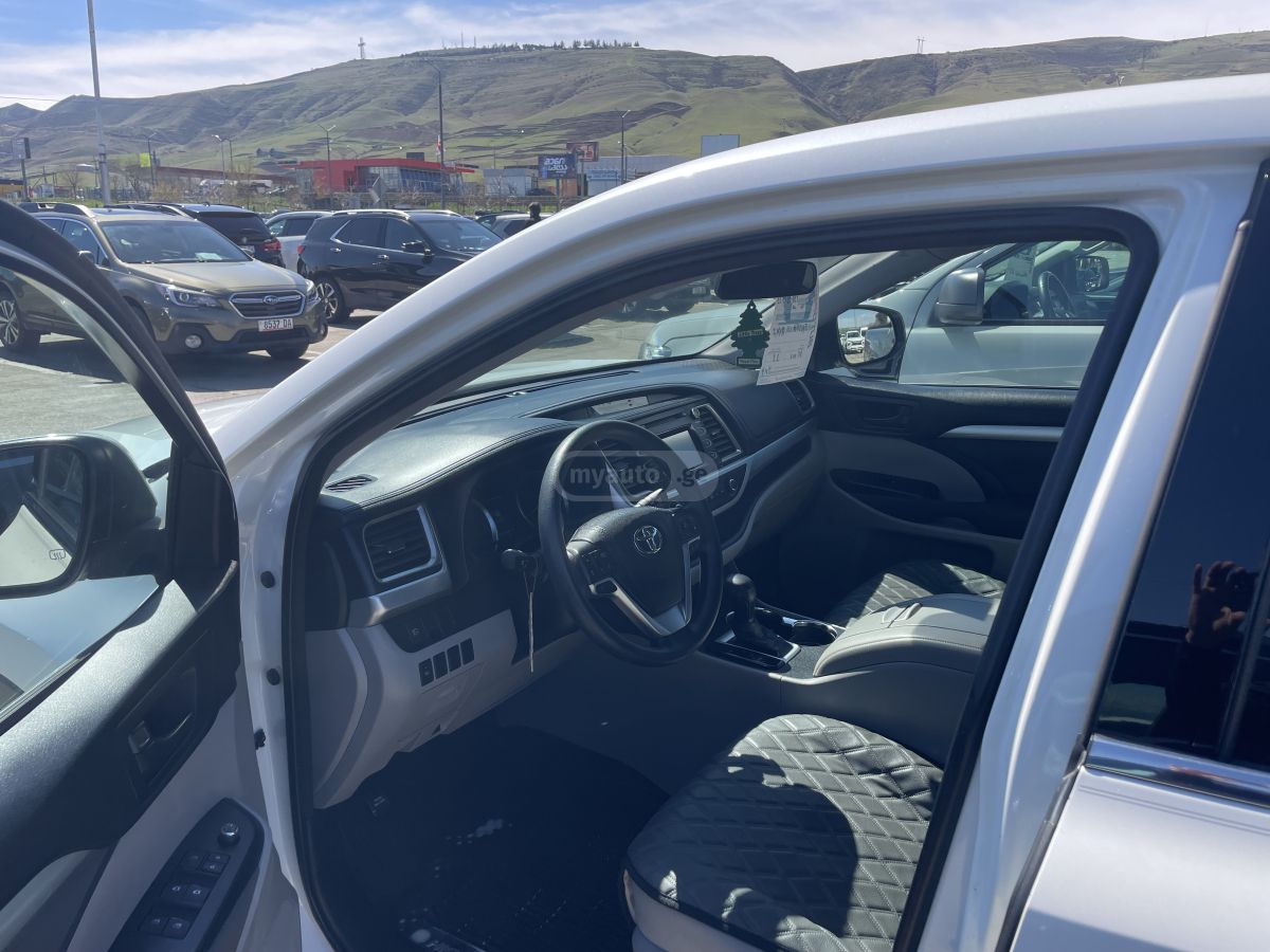 Toyota Highlander - фото 6