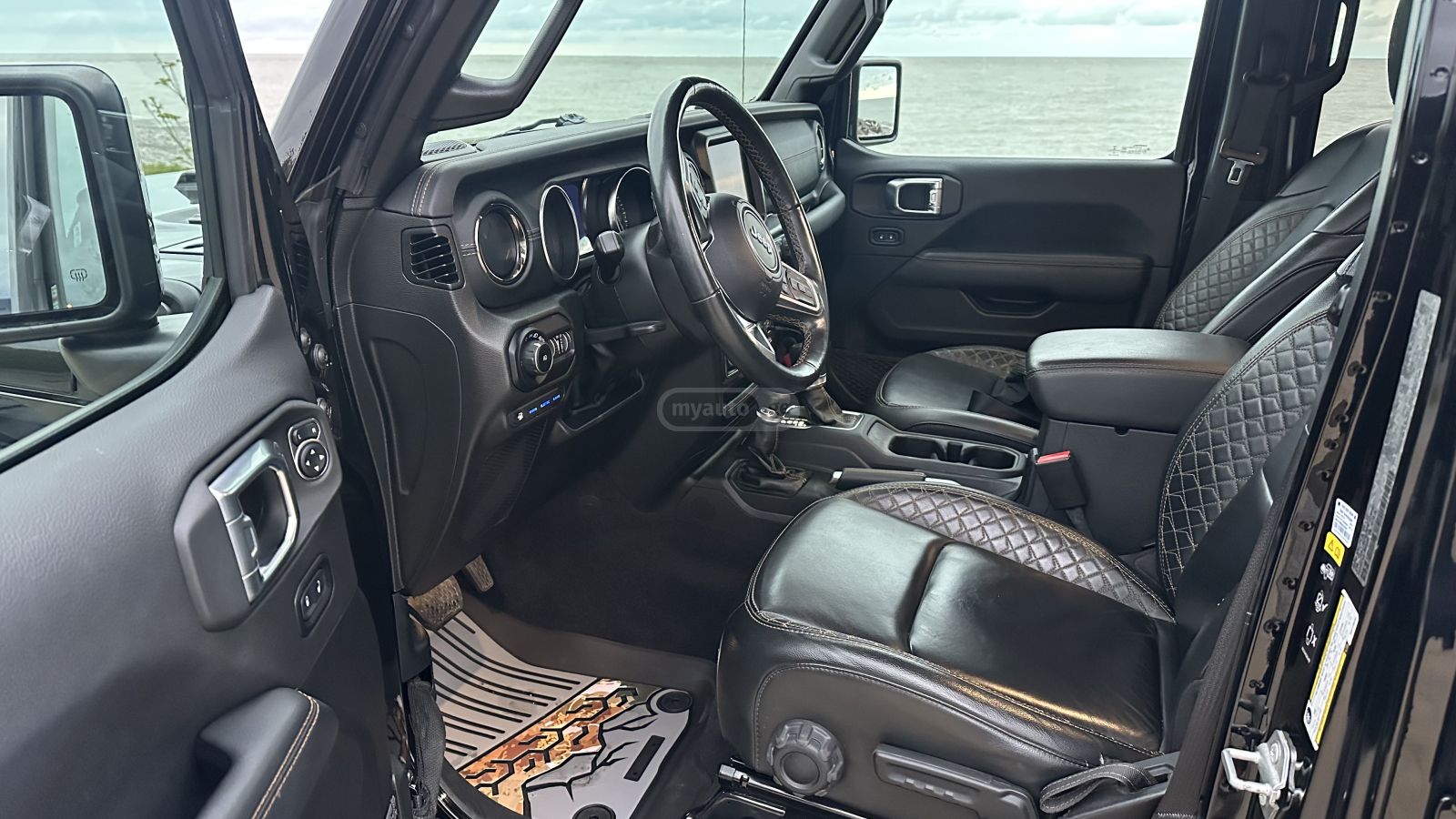 Jeep Wrangler - фото 10