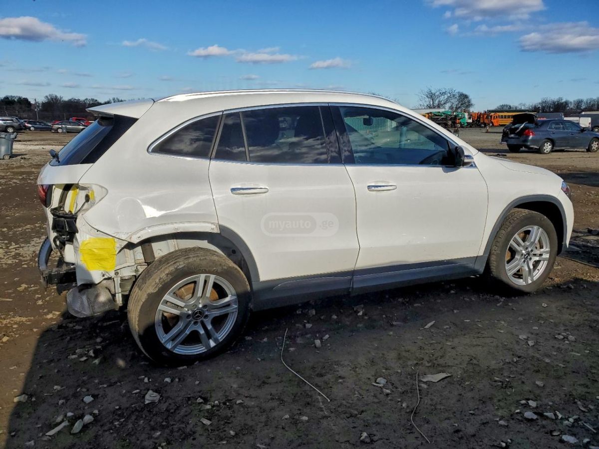 Mercedes-Benz GLA 250 - фото 3