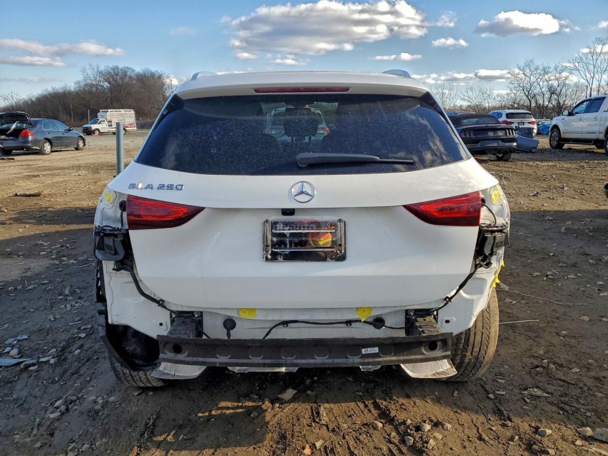 Mercedes-Benz GLA 250 - фото 6