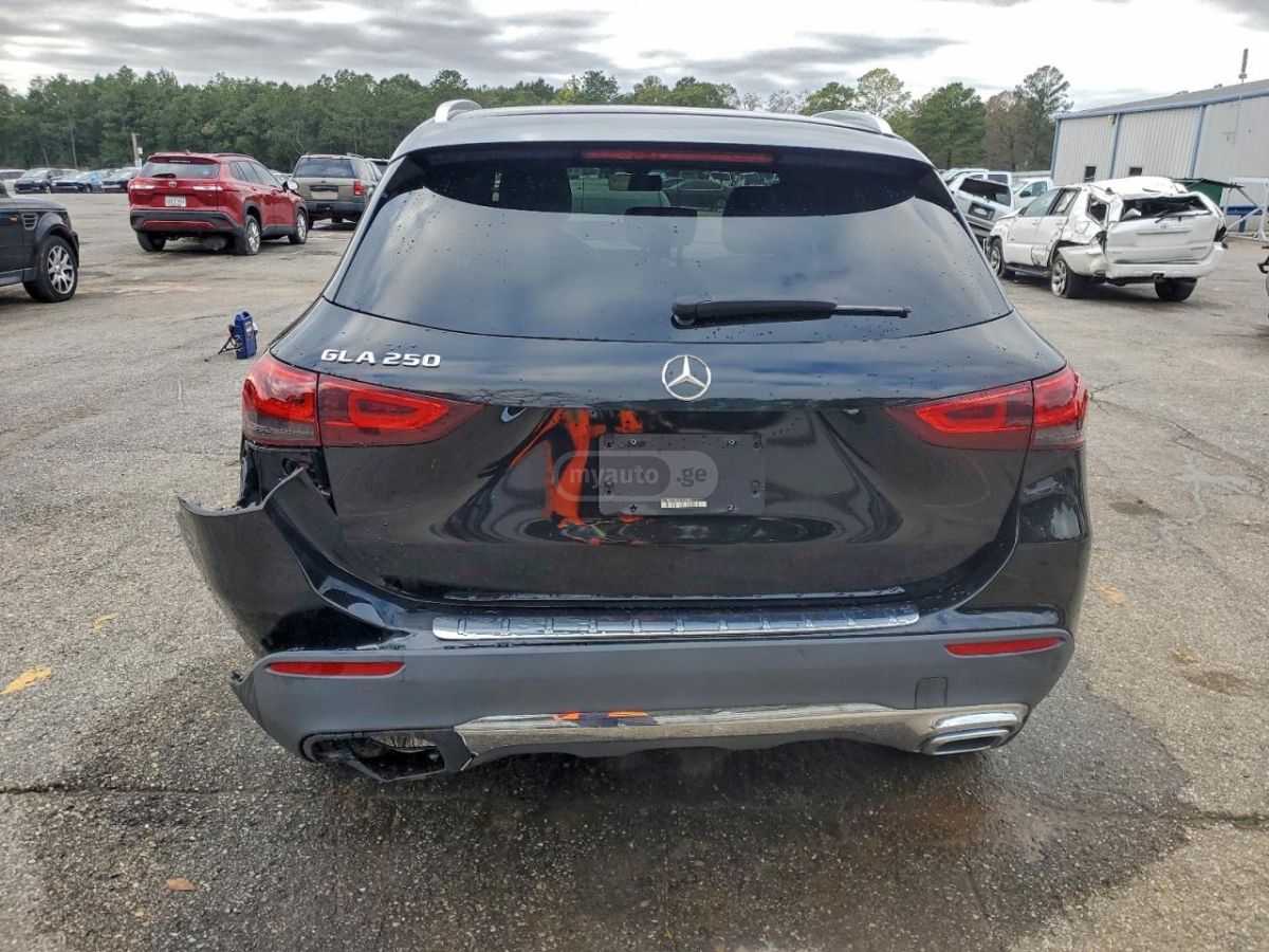 Mercedes-Benz GLA 250 - фото 6