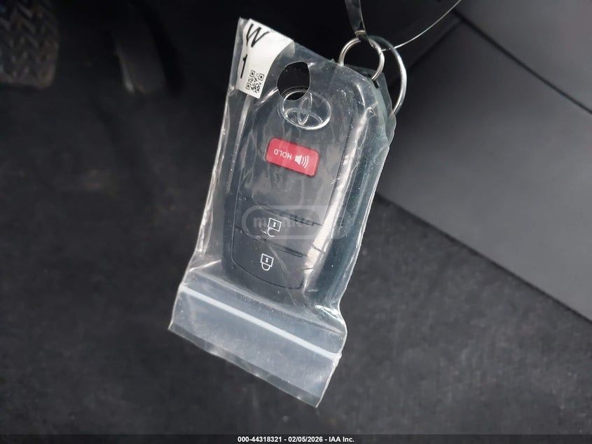 Toyota Corolla cross HYBRID NIGHTSHADE EDITION 2024 — миниатюра 10