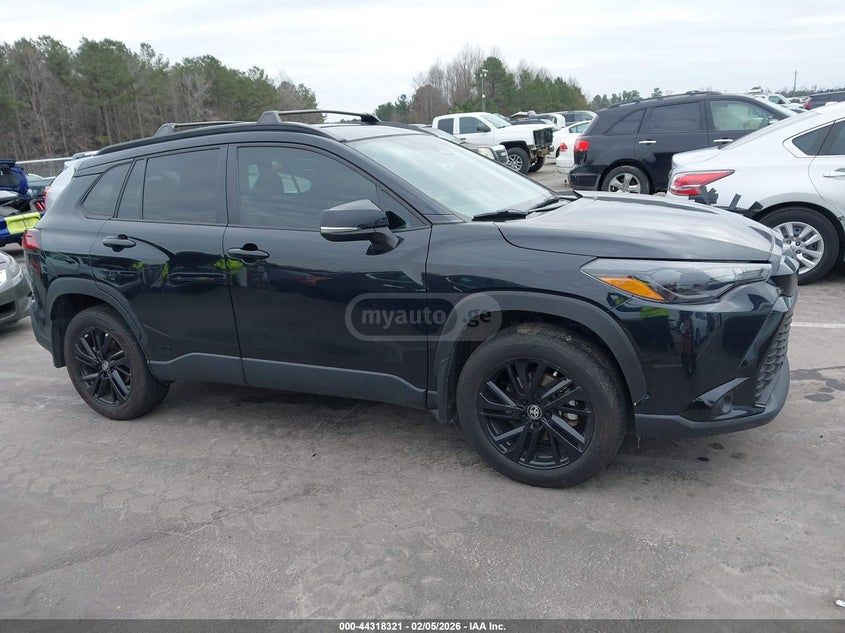 Toyota Corolla cross HYBRID NIGHTSHADE EDITION 2024 — миниатюра 12