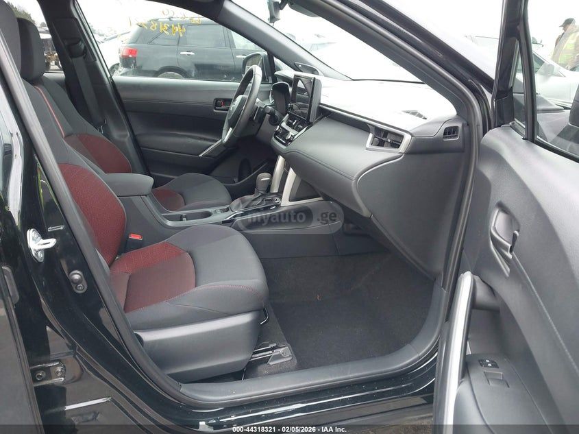 Toyota Corolla cross HYBRID NIGHTSHADE EDITION 2024 — миниатюра 5