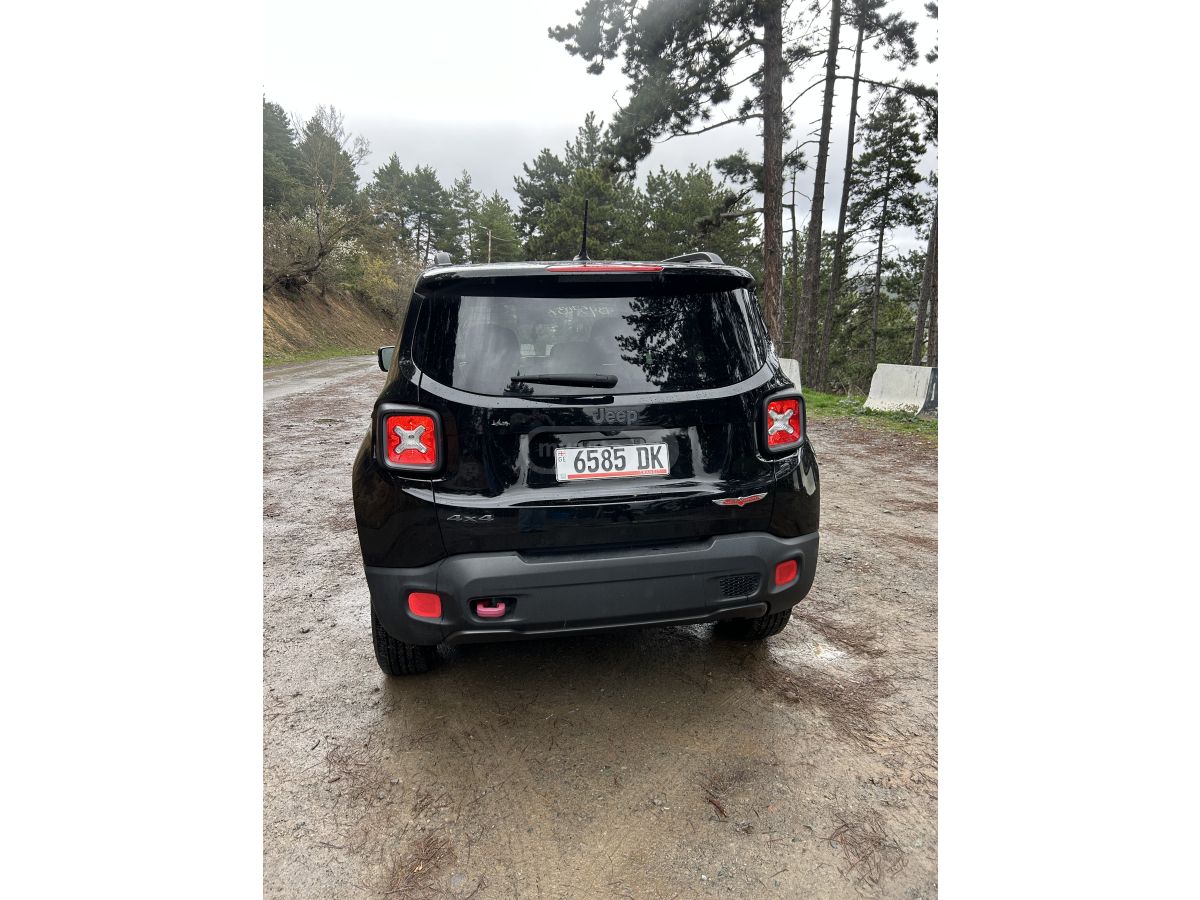 Jeep Renegade - фото 10