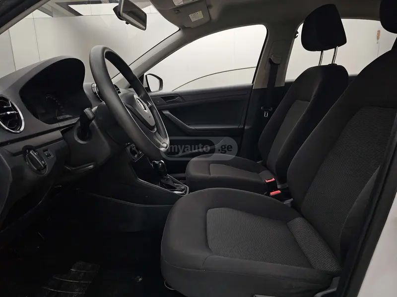 Volkswagen Jetta - фото 8