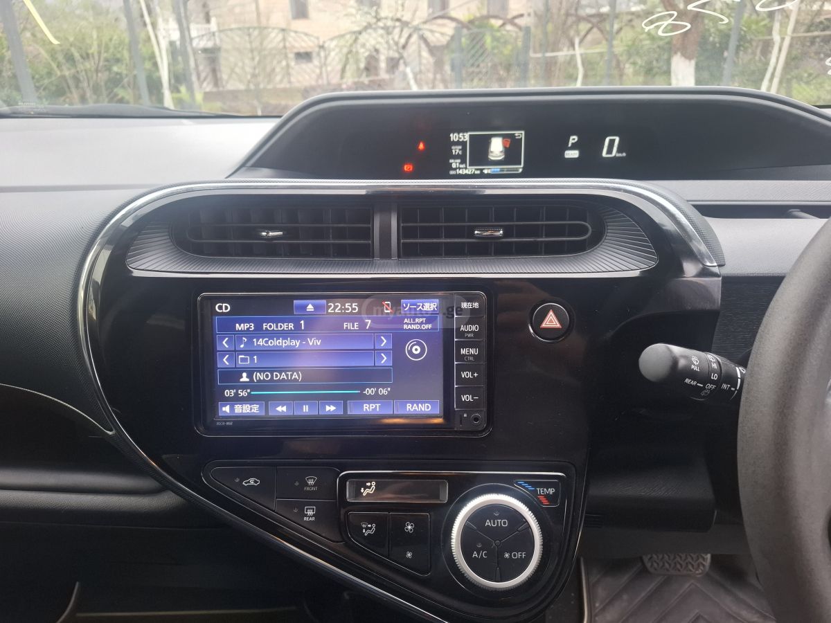 Toyota Aqua - фото 1