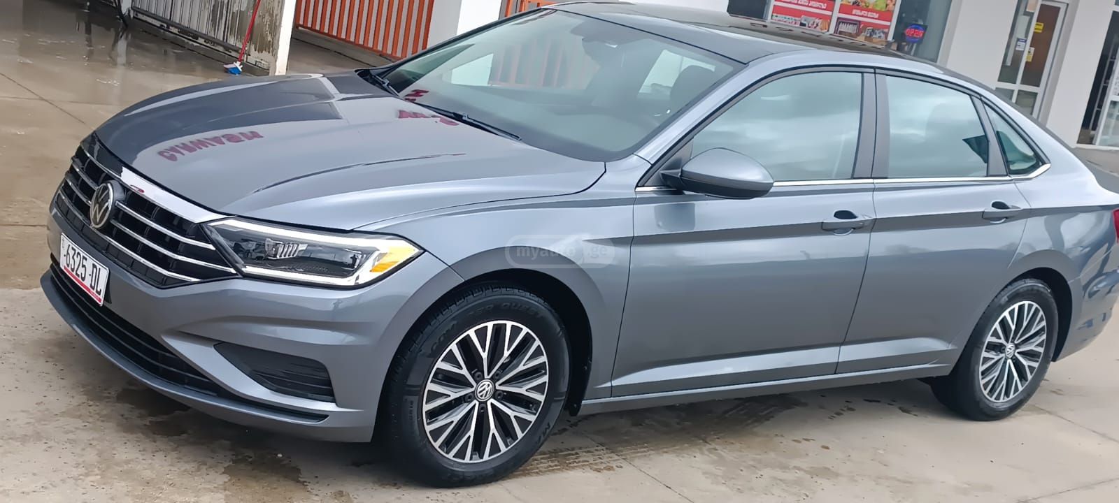 Volkswagen Jetta - фото 1