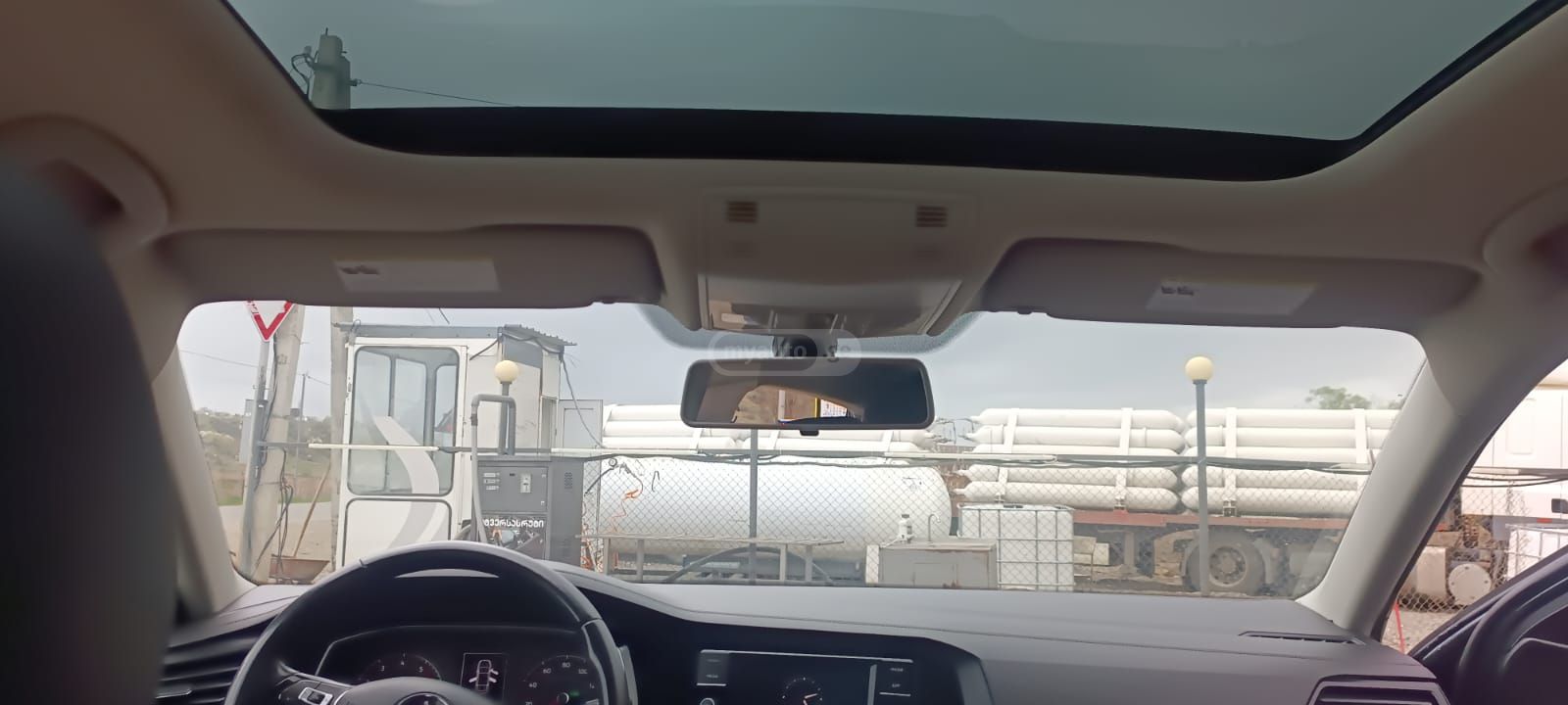 Volkswagen Jetta - фото 13