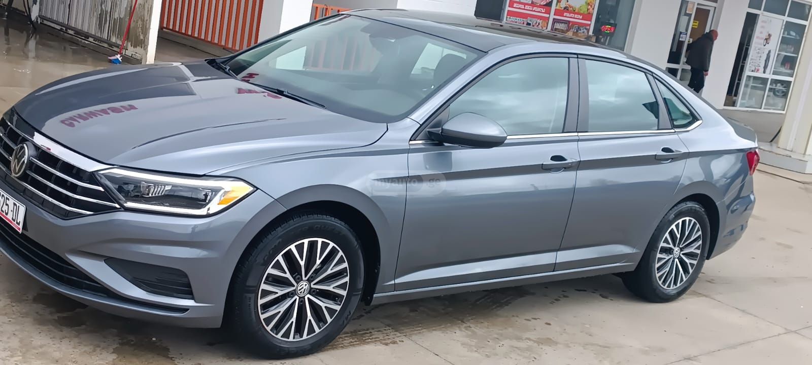 Volkswagen Jetta - фото 2